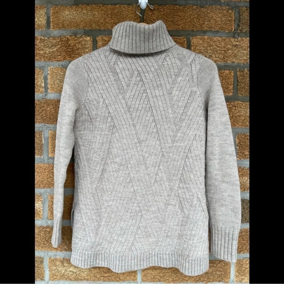 Vince.Traveling Ribbed Turtle Neck Sweater XS - Picture 4 of 12